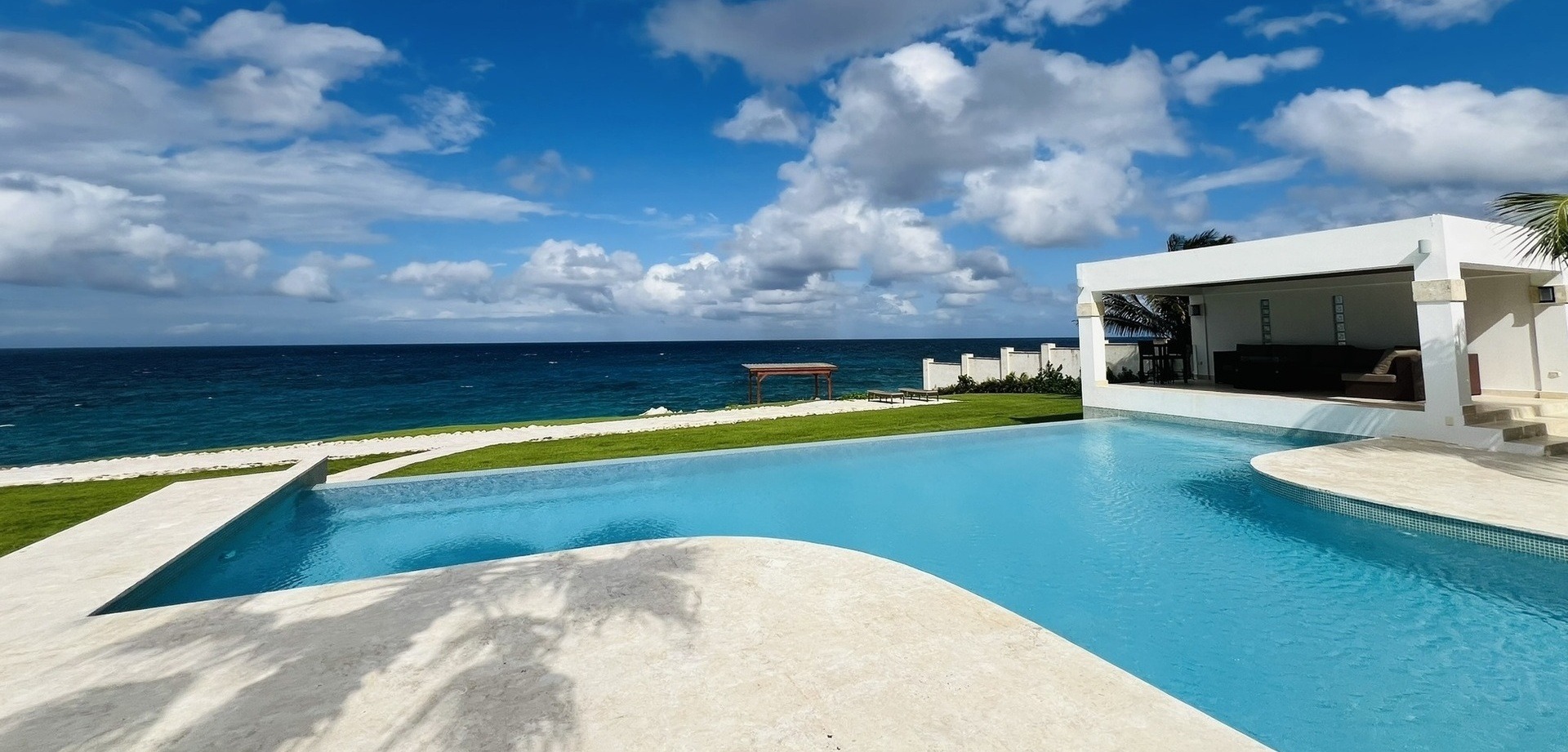 Luxury Oceanfront Villa inside gated community